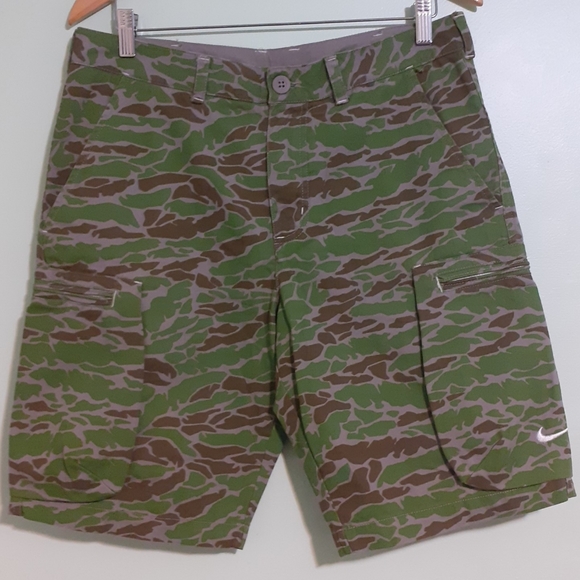 NIKE retro cargo baggies Military surplus camo shorts size 30 fits up to 32waist - Picture 2 of 5